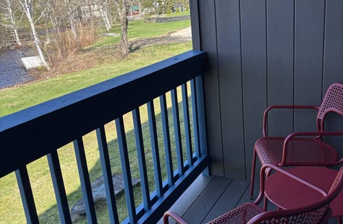 Greenville Junction House | Juniper Motel -Waterfront- King Bed w/Jacuzzi