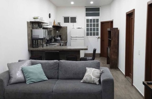 Guadalajara Municipality Apartment | Just 15 min walk from the metro which will take you in 10 min to the cntr of GDL