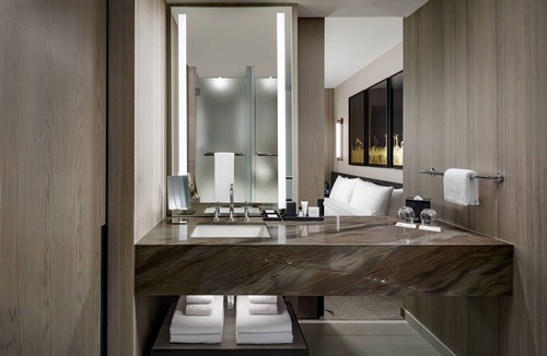Downtown Edmonton Hotel | JW Marriott Edmonton ICE District