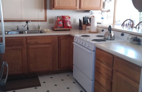 St Ignace House | Kelly Cottage - Lake Michigan - Enough Room for the Entire Family. Pet Friendly