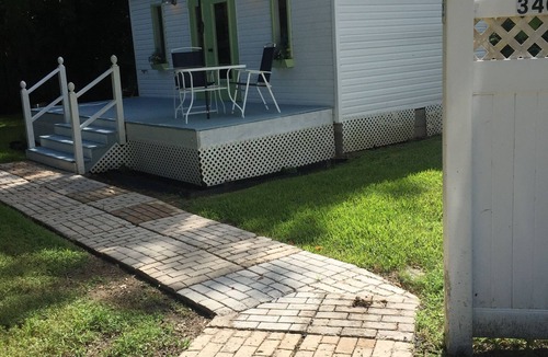 Bacliff Apartment | Kemah Cottages on Walsh-Tiny Dream Cottage