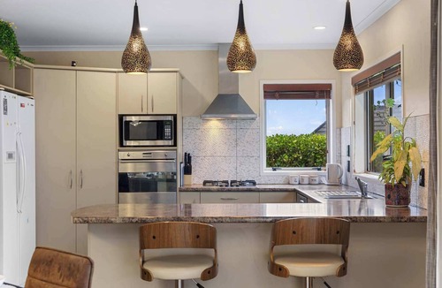 Owhata House | Kererū Corner | 4 Bed, 2 Bath Lynmore Escape