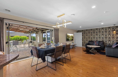 Owhata House | Kererū Corner | 4 Bed, 2 Bath Lynmore Escape