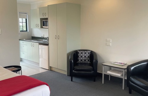 Hawera Hotel | Kerry Lane Motel