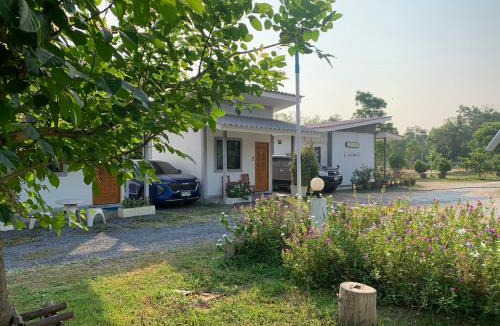 Nakhon Sawan House | KHUN CHUAT'S HOUSE