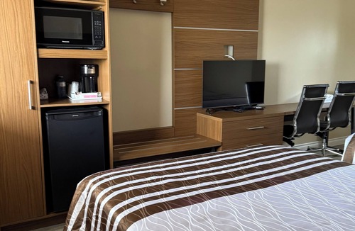Lindsay Hotel | Knights Inn Lindsay