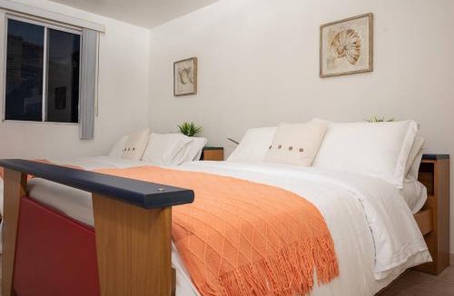 San Antonio del Mar House | La Casa de Abajo