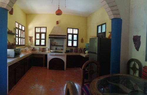 Piste House | La casa de piedra y colores