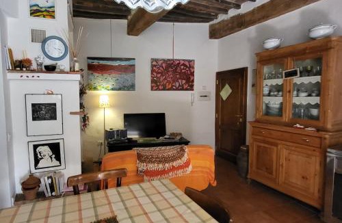 Castelmuzio Apartment | La Casa Di Dina