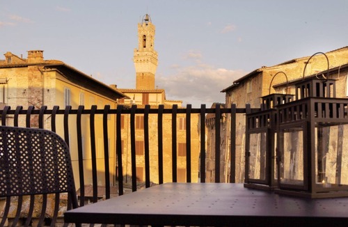 Siena Historical Center Apartment | LA COSTARELLA - very central with unique terrace
