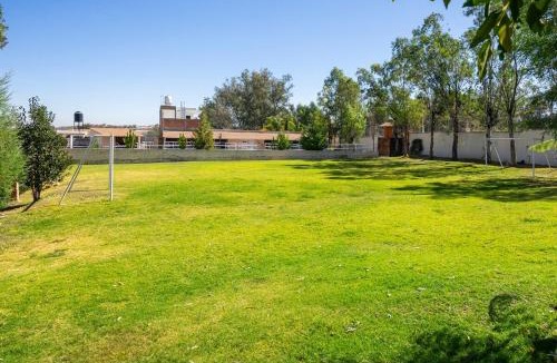 Ixtlahuacan de los Membrillos Apartment | La Herencia country house with pool, terrace and green areas