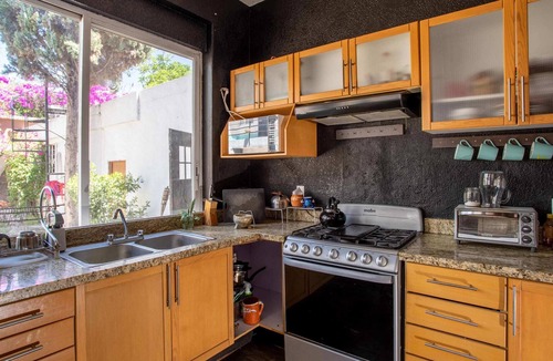 Lafayette House | La Paz & Love Hostel | Private Room l Pet Friendly
