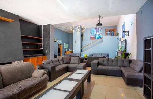 Lafayette House | La Paz & Love Hostel | Private Room l Pet Friendly