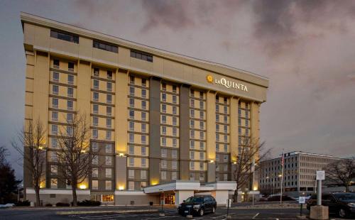 Metro Center Hotel | La Quinta by Wyndham Springfield