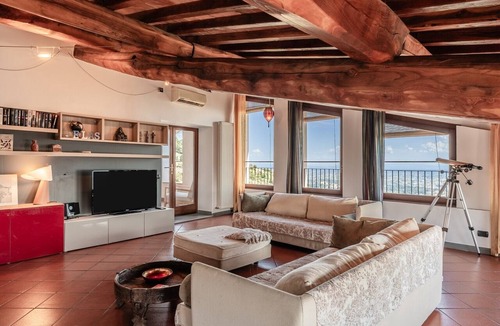 Uzzano Apartment | La terrazza di elas Uzzano