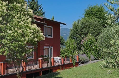 Mologno House | La Vignola