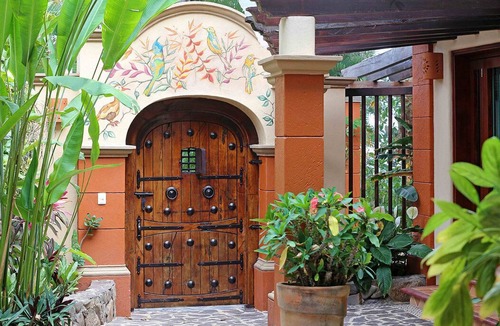 Platanitos Villa | La Villa Bella