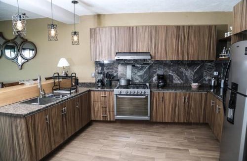 Bajio House | Lake house 3 bedroom Pool and hotub