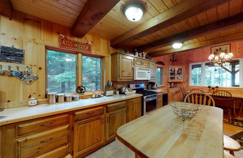 Beaver Cove Cabin | Lakefront Cabin on a Double Lot w/500' of Pebble Beach, Outdoor Fireplace, WiFi