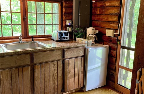 Brookfield Cabin | Lakefront cabins for family and friend gatherings