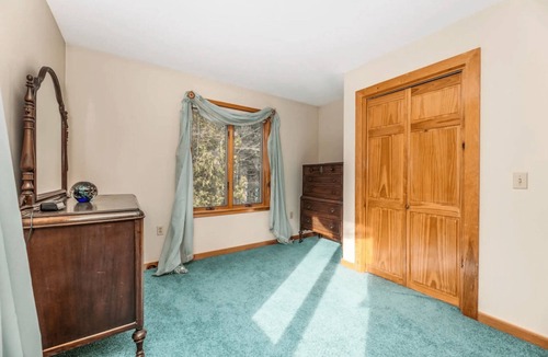 Standish House | Lakefront Retreat | Sleeps 10 | Private Beach