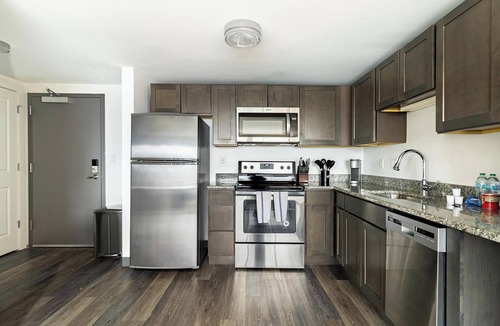 Downtown Hartford Apartment | Landing | Amazing 1BD, Yoga Studio, Game Room