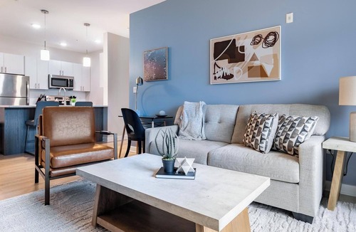 Windsor Apartment | Landing | Amazing 2BD, Pool, Clubhouse