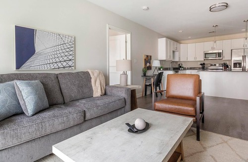 Vernon Apartment | Landing | Chic 2BD, Yoga Studio, Gym