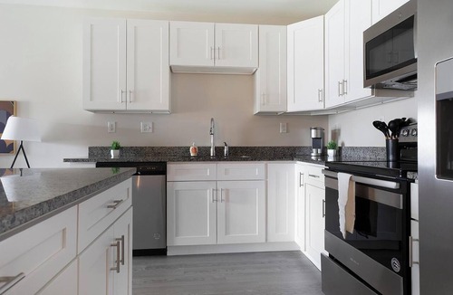 Vernon Apartment | Landing | Incredible 2BD, Yoga Studio, Game Room