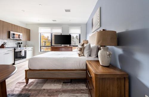 Haverhill Apartment | Landing Incredible Studio Gym Pool