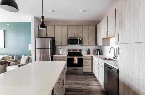Covington Apartment | Landing | Modern 1BD, Gym, Yoga Studio