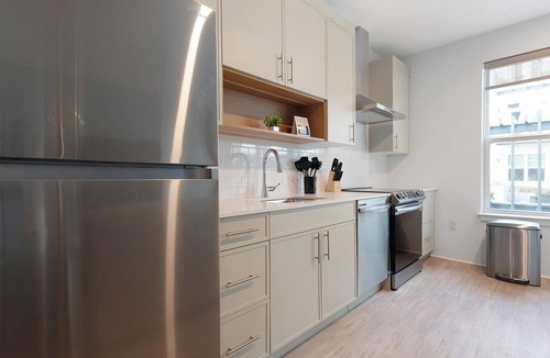 Hyattsville Apartment | Landing | Modern 1BD, Game Room, Gym