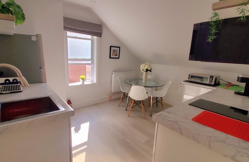 Prince Edward Apartment | Large 2BR, new beautiful modern fully renovated apt just off Main St. Picton
