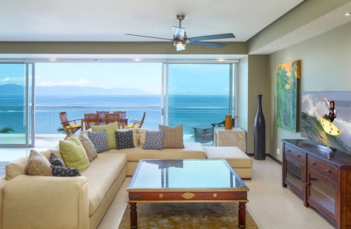 North Hotel Zone Condo | Large Beachfront Condo