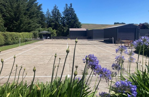 Pukeuri House | LARGE LODGE STYLE RESIDENCE