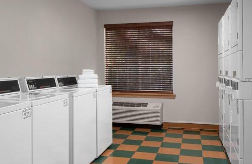 Folsom Hotel | Larkspur Landing Extended Stay Suites Folsom