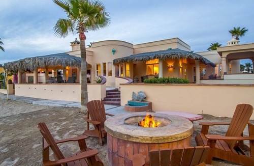 Las Conchas Villa | Las Conchas Beach Front Villa 1-15 Bedrooms- Kayaks-Tennis-Fun
