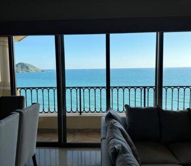 Marina Mazatlan Apartment | Las Gavias frente al mar