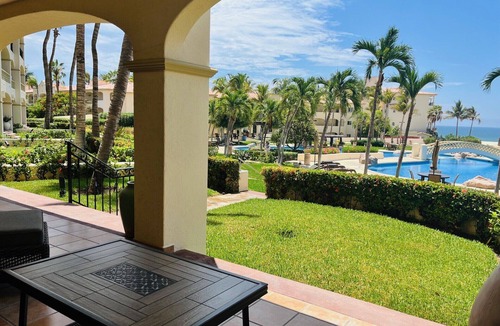 Zona Hotelera Condo | Las Mañanitas ground floor! Unobstructed pool & beach views! 3104 is perfect