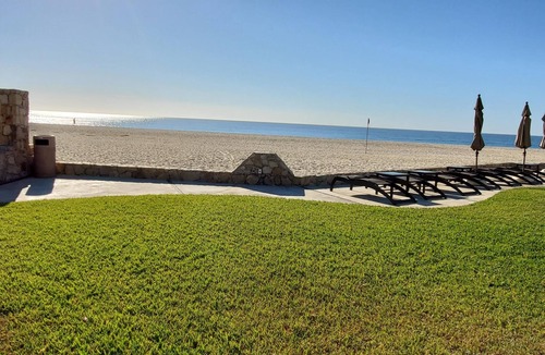 Zona Hotelera Condo | Las Mananitas Ground floor overlooking the Pools and Sea of Cortez! Ocean Front!