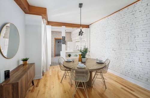 Mile End Apartment | "Le Laurier" - Mile-End Retreat, 3bdrs - sleeps (8)