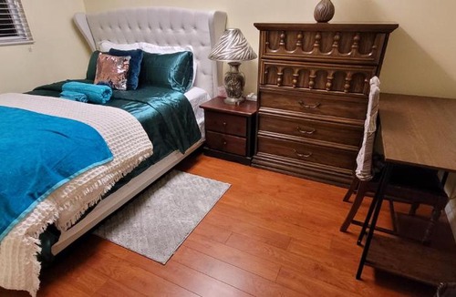 Richmond City Centre House | Leisure Time Holiday Guesthouse 悠闲时光民宿