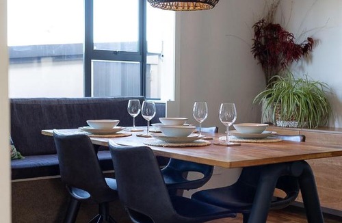 Hokitika House | Little Luxe on Revell