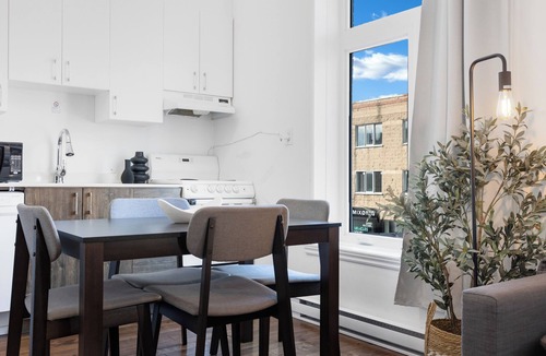 Plateau Mont Royal Apartment | LiV MTL - MTL