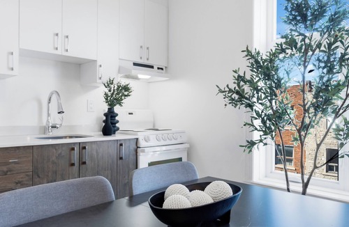 Plateau Mont Royal Apartment | LiV MTL - MTL