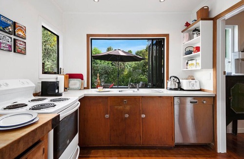Hatepe House | Llieno - Lake Taupo Holiday Home