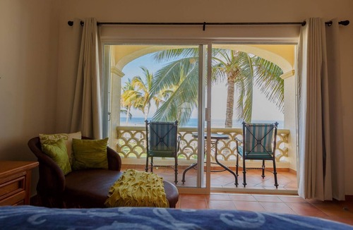 Zona Hotelera Condo | LM BB2-Spectacular, True Beachfront/Oceanfront 2BR and 2BA Condo- Right on the Beach!