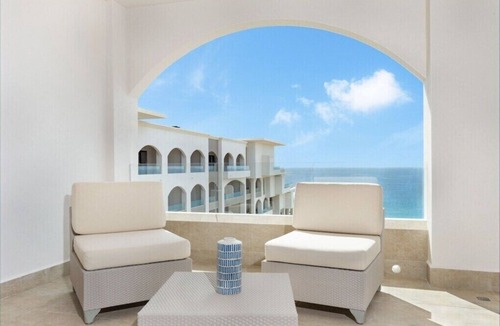 Santa Rosa Resort | Located between Tule Beach and Tequila Cove Beach - Villa La Valencia