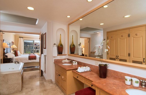 Los Cabos Condo | Located on the pristine medano beach
