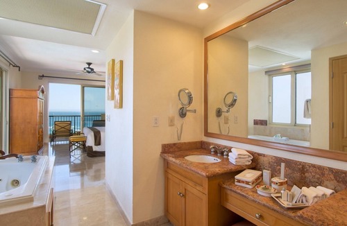 Los Cabos Resort | Located on the pristine medano beach
